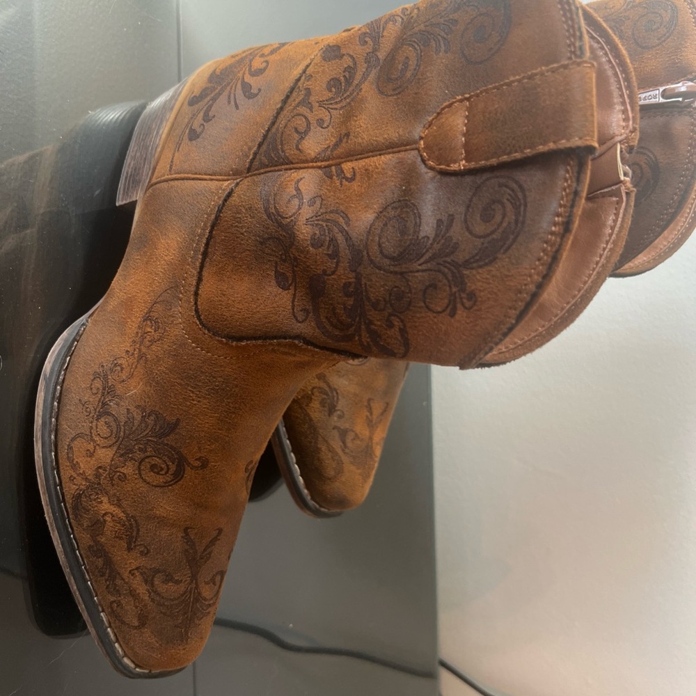Roper Tan Leather Cowboy Boots Size 7.5